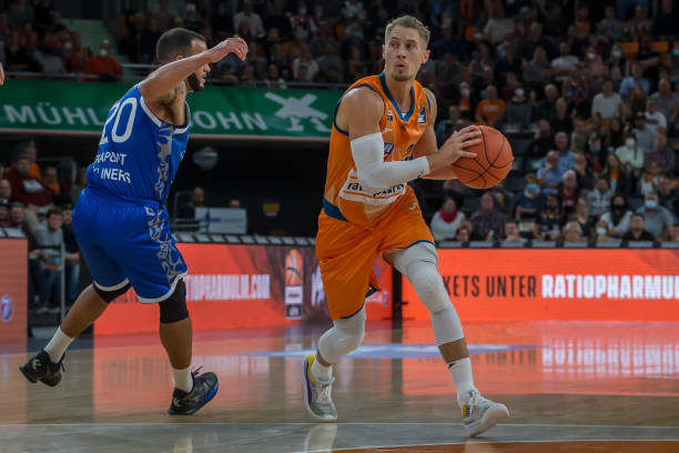 案例回顾中 案例回顾中