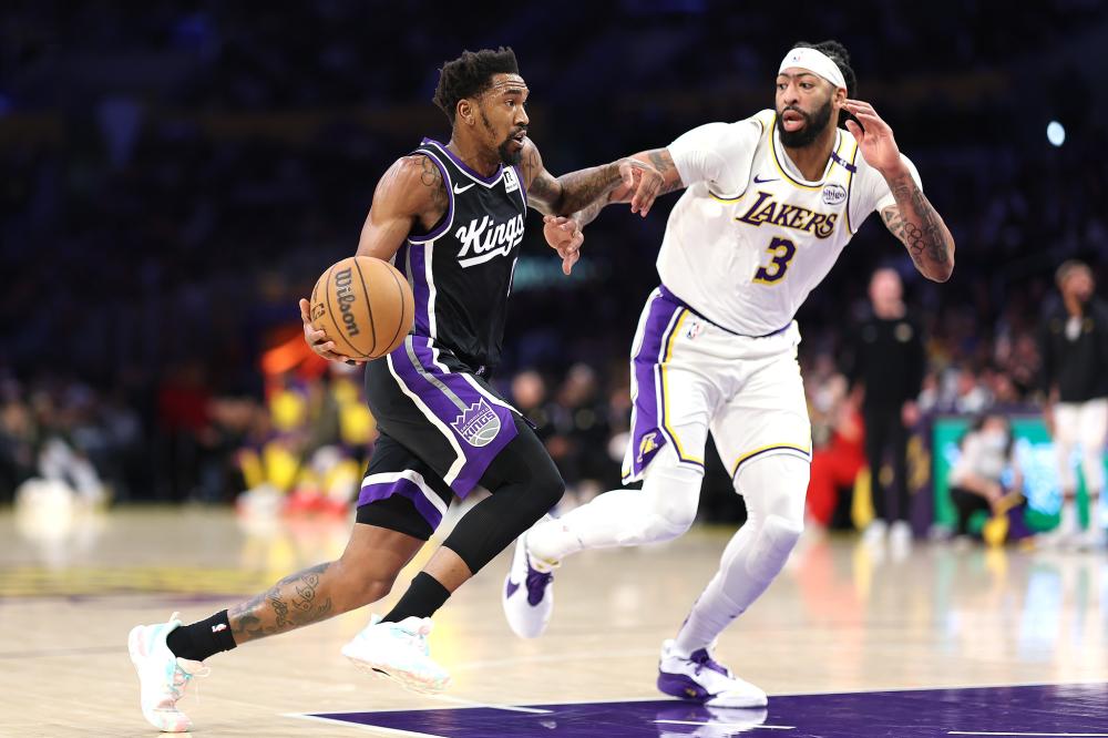 制造了巨大 制造了巨大